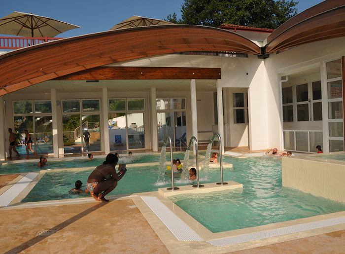 COPYRIGHT_COYOTE_BIPER_GORRI_PISCINE_INT_4141