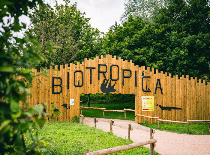 Biotropica 